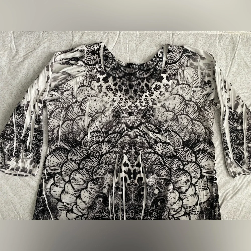 Apt 9 Womens Top 2X Peacock Print 3/4 Sleeve Artsy V Neck Black and White Casual - Picture 9 of 16